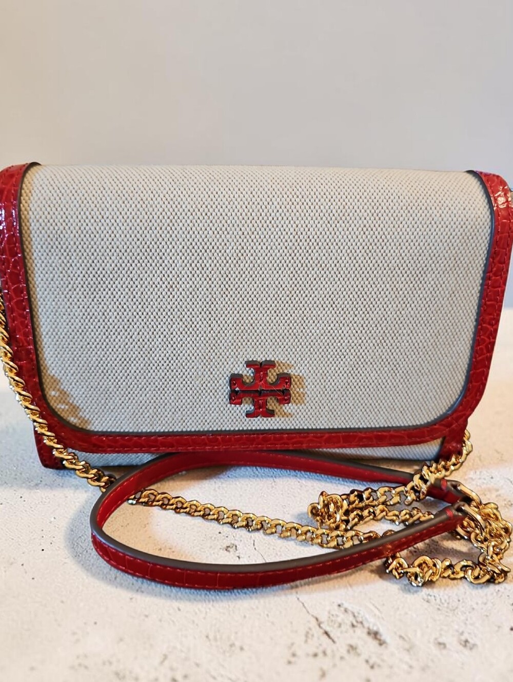 Nwt Tory Burch Cream and Red Crossbody with Gold Chain